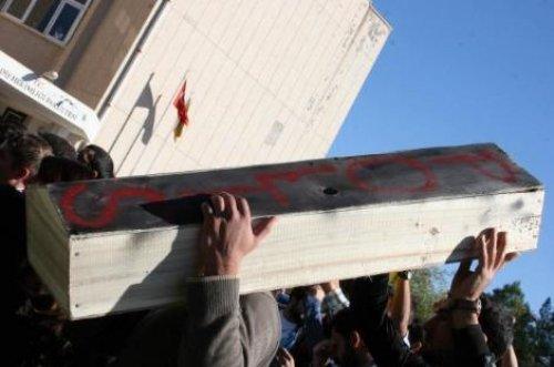 Protestocu öğrencilere polisten müdahale - Resim 7