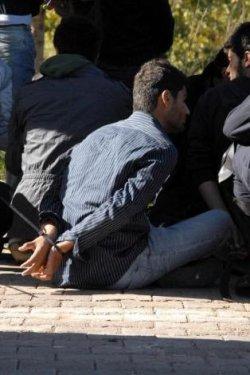Protestocu öğrencilere polisten müdahale - Resim 12