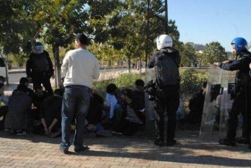 Protestocu öğrencilere polisten müdahale - Resim 16