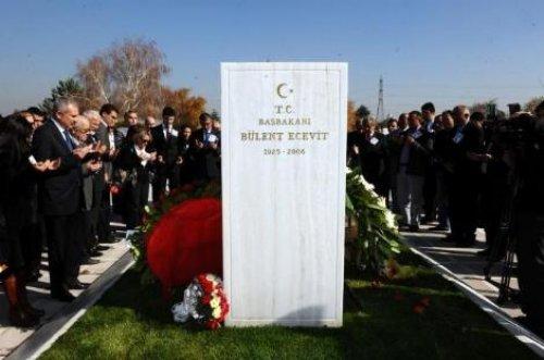 Ecevit vefatının 4. yılında anıldı - Resim 4