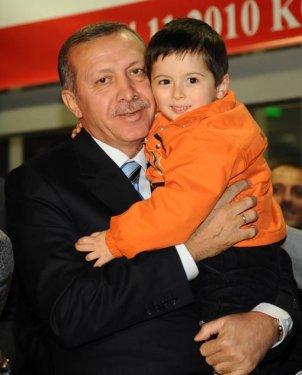Erdoğan'dan küçük çocuğa sevgi gösterisi  - Resim 3