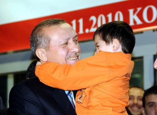 Erdoğan'dan küçük çocuğa sevgi gösterisi  - Resim 5