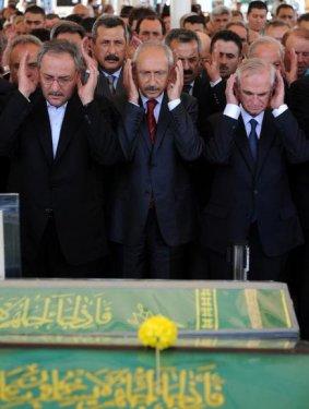 Önder Sav'ın gençliği