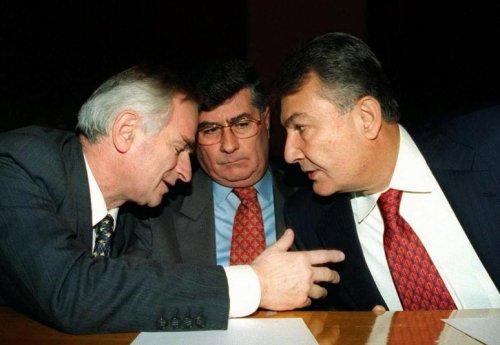 Önder Sav'ın gençliği