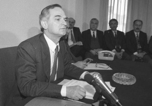 Önder Sav'ın gençliği