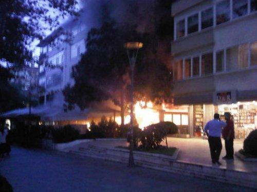 Bağdat Caddesi'nde patlama ve yangın - Resim 4