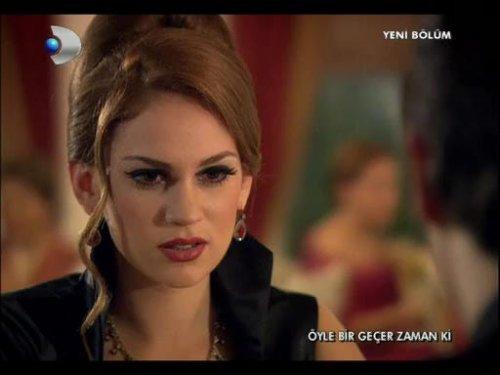 Öyle bir geçer zaman ki Aylin Soner sahnesi - Resim 19