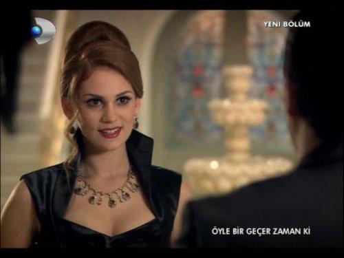 Öyle bir geçer zaman ki Aylin Soner sahnesi - Resim 14