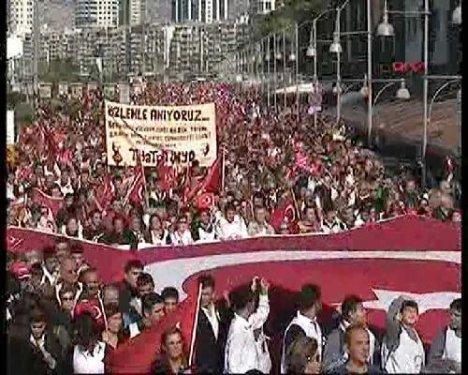 İzmir'deki Atatürk yürüyüşü - Resim 28