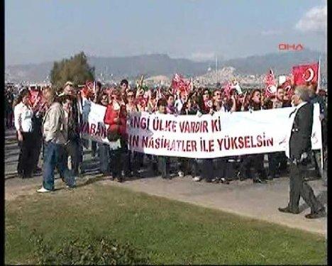 İzmir'deki Atatürk yürüyüşü - Resim 18