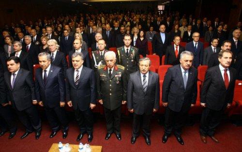 Arınç ve Koşaner tokalaşmadı - Resim 3