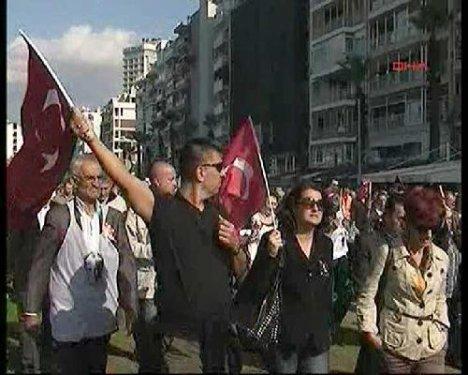İzmir'deki Atatürk yürüyüşü - Resim 21