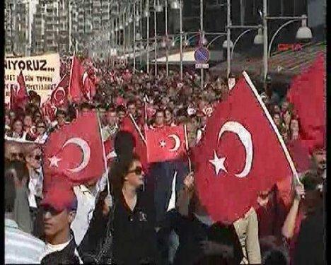 İzmir'deki Atatürk yürüyüşü - Resim 14