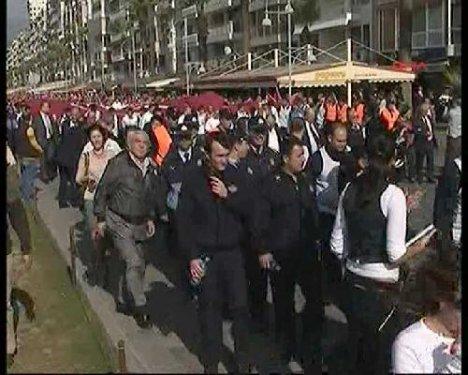 İzmir'deki Atatürk yürüyüşü - Resim 15