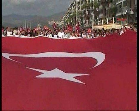 İzmir'deki Atatürk yürüyüşü - Resim 30