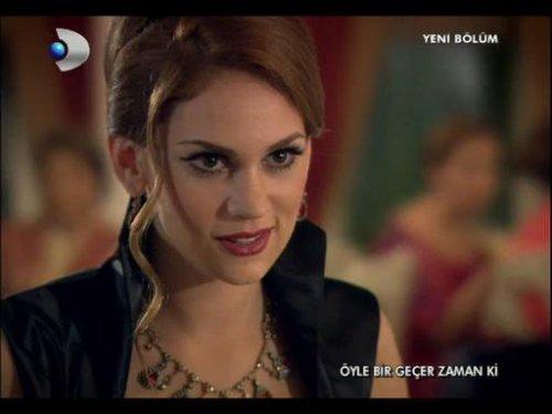 Öyle bir geçer zaman ki Aylin Soner sahnesi - Resim 17