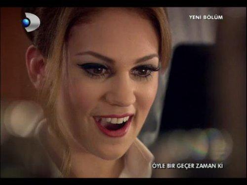 Öyle bir geçer zaman ki Aylin Soner sahnesi - Resim 11
