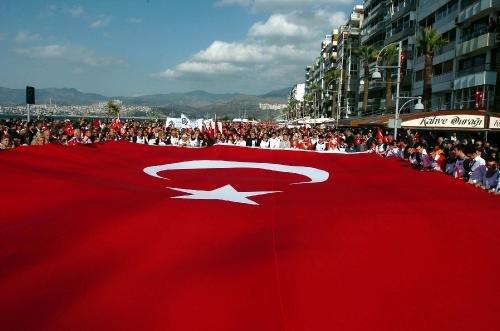 İzmir'deki Atatürk yürüyüşü - Resim 13