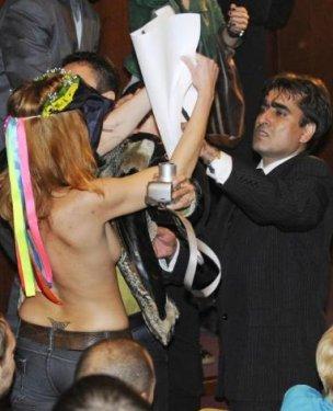 Femen'den Sakine protestosu - Resim 1