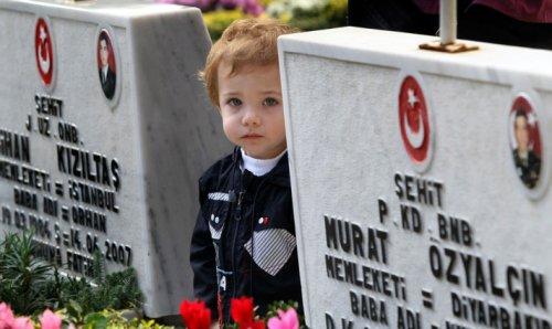 Şehit ailelerinin bayramı - Resim 11