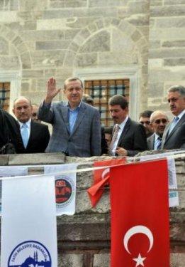  Erdoğan'a miting gibi karşılama