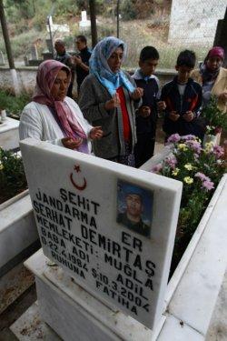 Şehit ailelerinin bayramı - Resim 17
