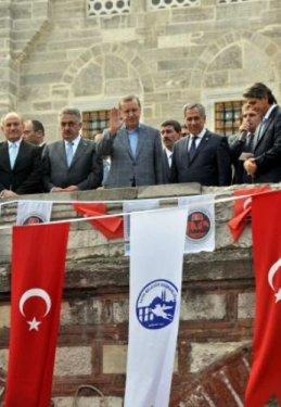  Erdoğan'a miting gibi karşılama