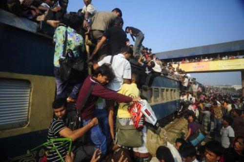 Bangladeş'te şaşırtan görüntü