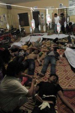 Kamboçya’da izdiham