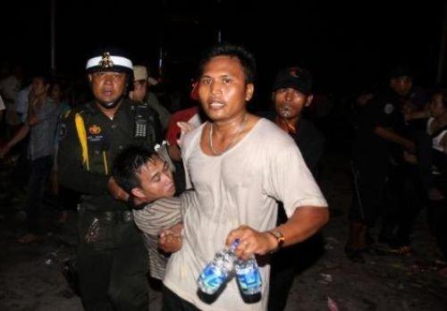 Kamboçya’da izdiham