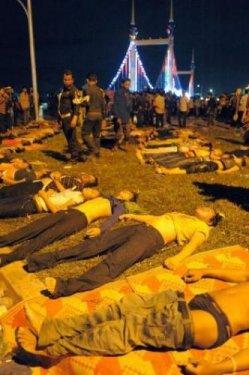 Kamboçya’da izdiham