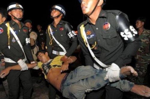 Kamboçya’da izdiham