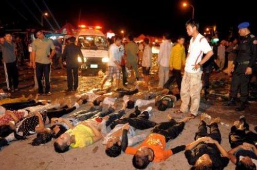 Kamboçya’da izdiham