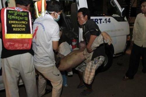 Kamboçya’da izdiham