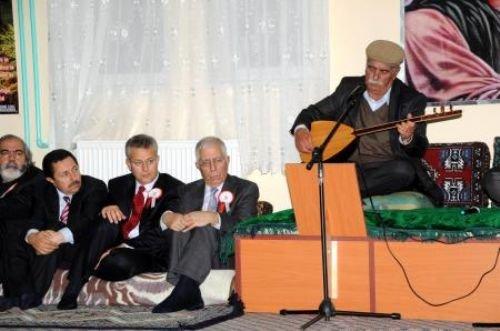 Tuncelileri bölen fotoğraf - Resim 1