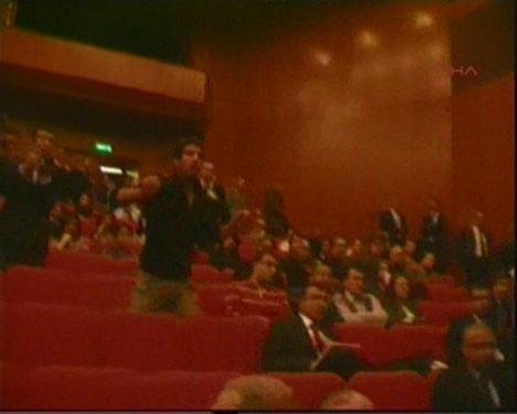 Haşim Kılıç'a yumurtalı protesto - Resim 15