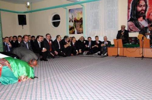 Tuncelileri bölen fotoğraf - Resim 3