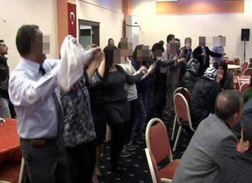 Şehit anma gecesinde halay çektiler - Resim 1