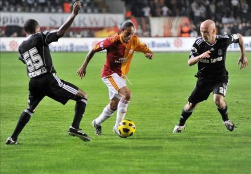 Galatasaray - Beşiktaş derbisinden enfes kareler