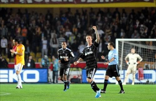 Galatasaray - Beşiktaş derbisinden enfes kareler