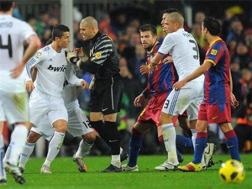 Ronaldo Nou Camp\'ı çıldırttı