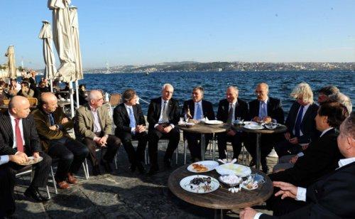 Cumhurbaşkanı'nın boğazda simit çay keyfi - Resim 6