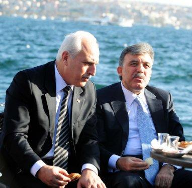 Cumhurbaşkanı'nın boğazda simit çay keyfi - Resim 1
