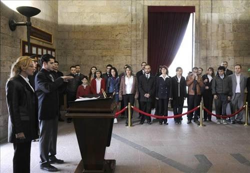 İstiklal Marşı'nı işaret diliyle okudular - Resim 3