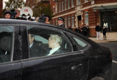 Assange tutuklandı - Resim 7