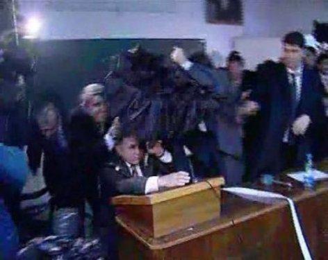 Burhan Kuzu'ya protesto  - Resim 1