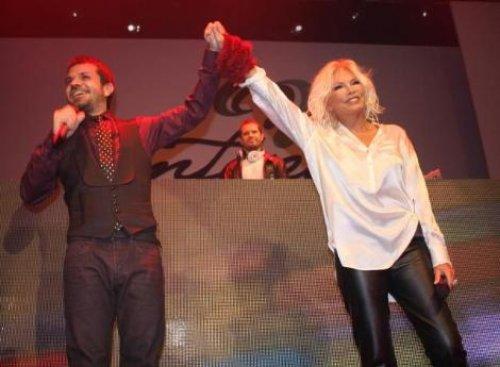 Ajda Pekkan'dan göbek şov - Resim 2