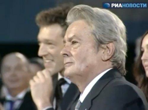 Putin piyano çaldı şarkı söyledi     