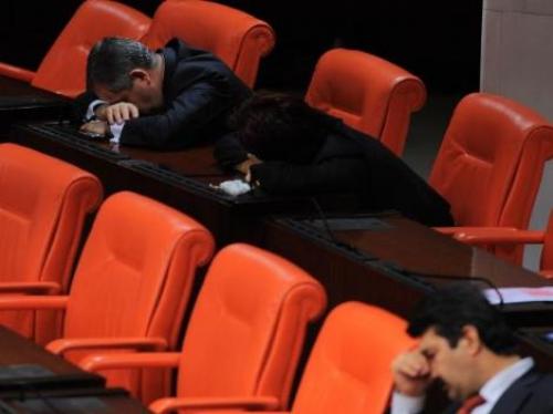 Meclis'te okey oynayan vekiller - Resim 15