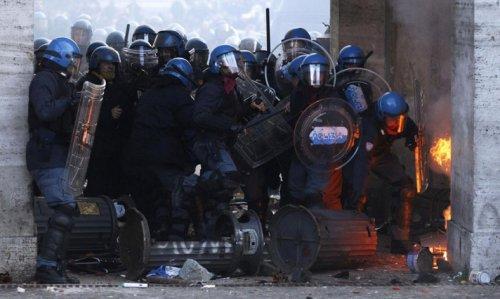 İtalya öğrenci protestosu - Resim 12